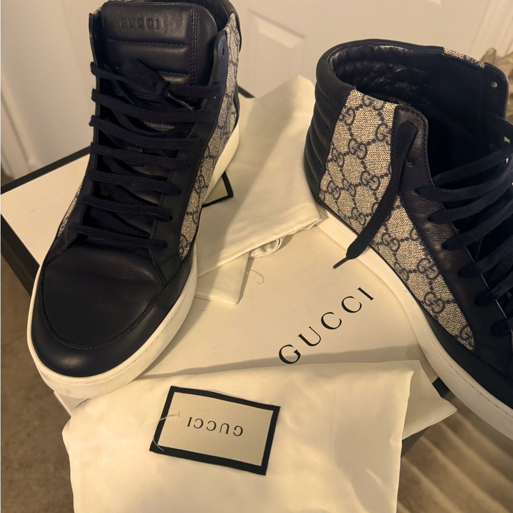 Gucci Sneakers…Step up your style game with these authentic Gucci sneakers.